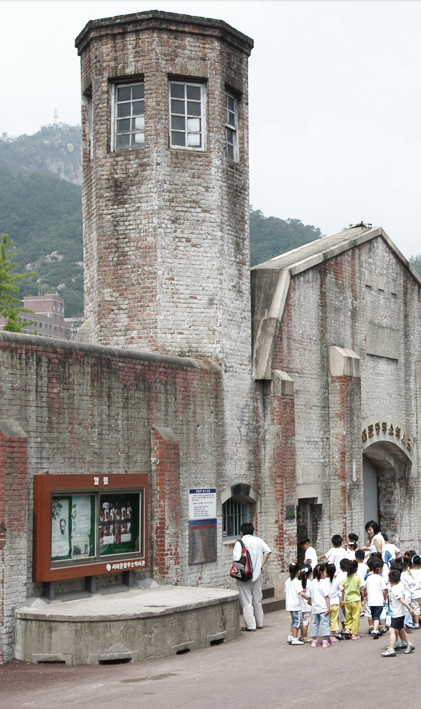 Dongnimmun,Seodaemun Prison History Hall,Hongjecheon
